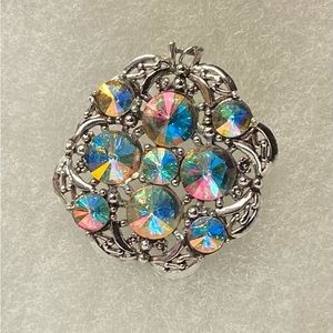 Vintage signed Judy Lee brooch